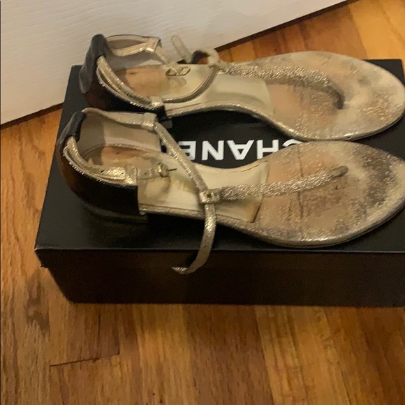 Authentic Chanel Entre Doigts shoes - Picture 2 of 5